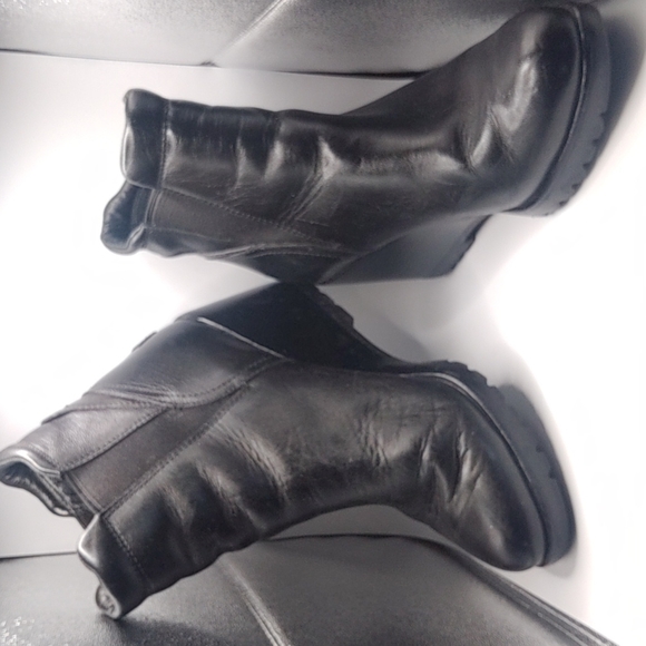 Black Sorel Wedge Boots - Picture 11 of 15